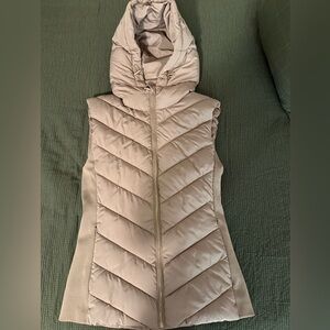 Zara womens quilted long line vest with hood size‎ S